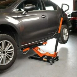 Bahco Hydraulischer Rangierwagenheber BH13000 Tragkraft: 3.000 Kg, Hubhöhe: 90 Mm - 550 Mm -Westwing Shop 12 312