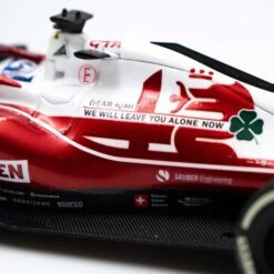 Kimi Räikkönen Alfa Romeo Racing ORLEN C41 Formel 1 Abu Dhabi GP 2021 1:43 -Westwing Shop kimi raeikkoenen alfa romeo racing orlen c41 formula 1 abu dhabi gp 2021 limited edition 1 43 12